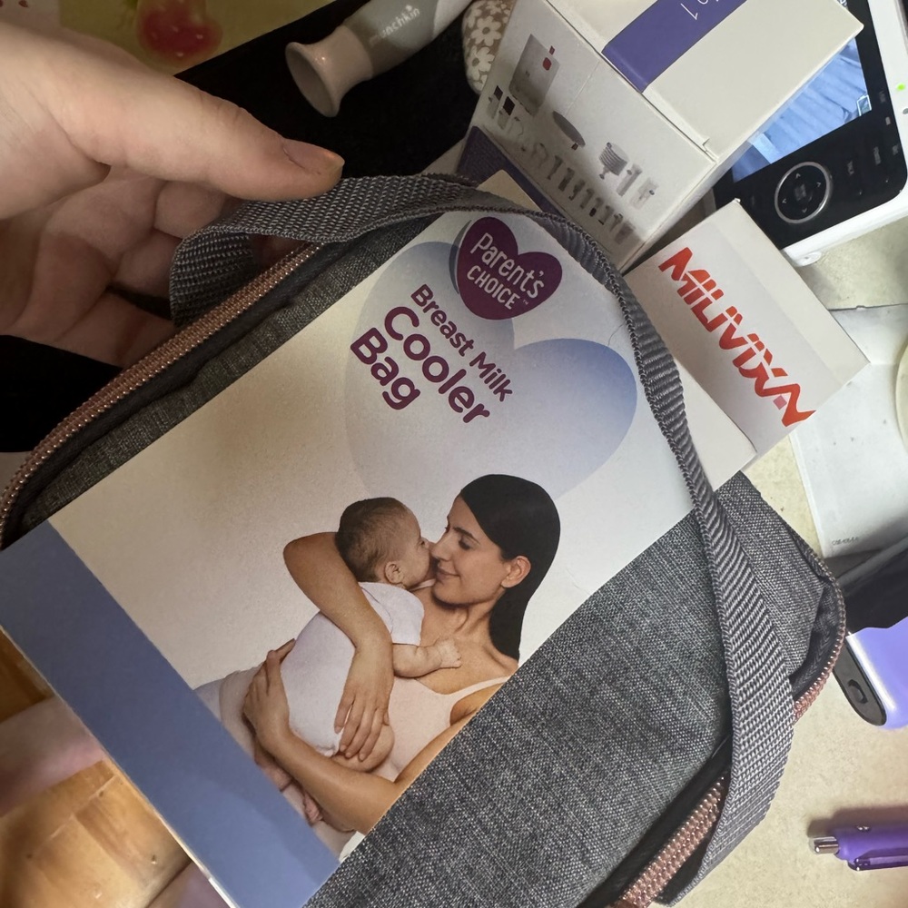 Breast milk cooler bag